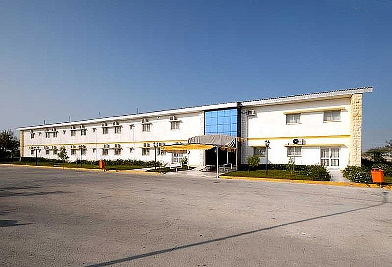 نمای بیرون هتل فرشتگان کیش